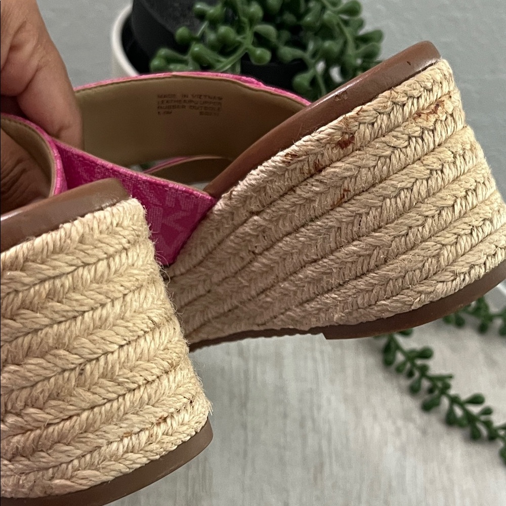 Michael Kors Pink Platform Toe-Ring Slide Sandals with Gold MK Accent - Picture 12 of 15